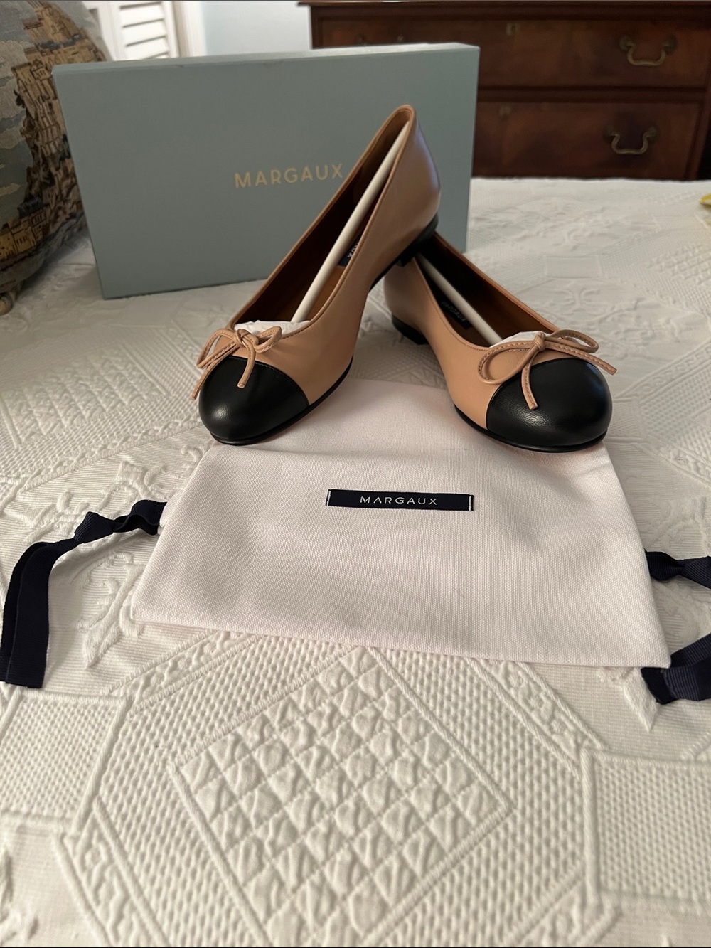 BRAND NEW MARGAUX TAN AND BLACK CAPTOE BALLET FLATS